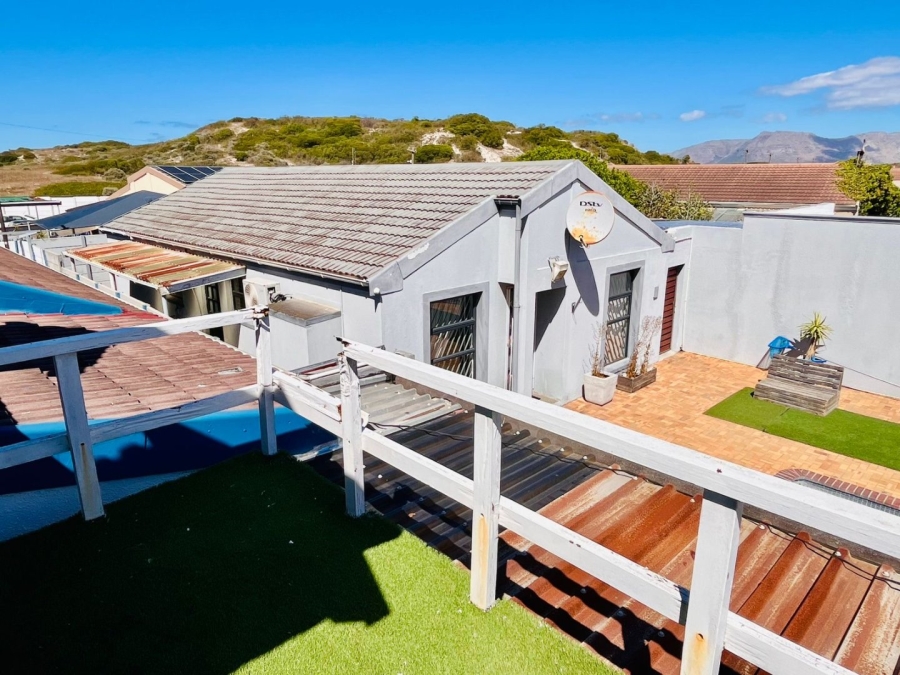 4 Bedroom Property for Sale in Wavecrest Western Cape